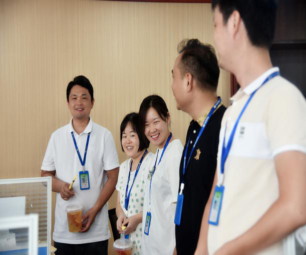 2UP游戏平台工会开展“夏季送清凉”活动
